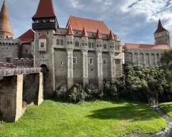 free-photo-of-gothic-corvin-castle-in-hunedoara
